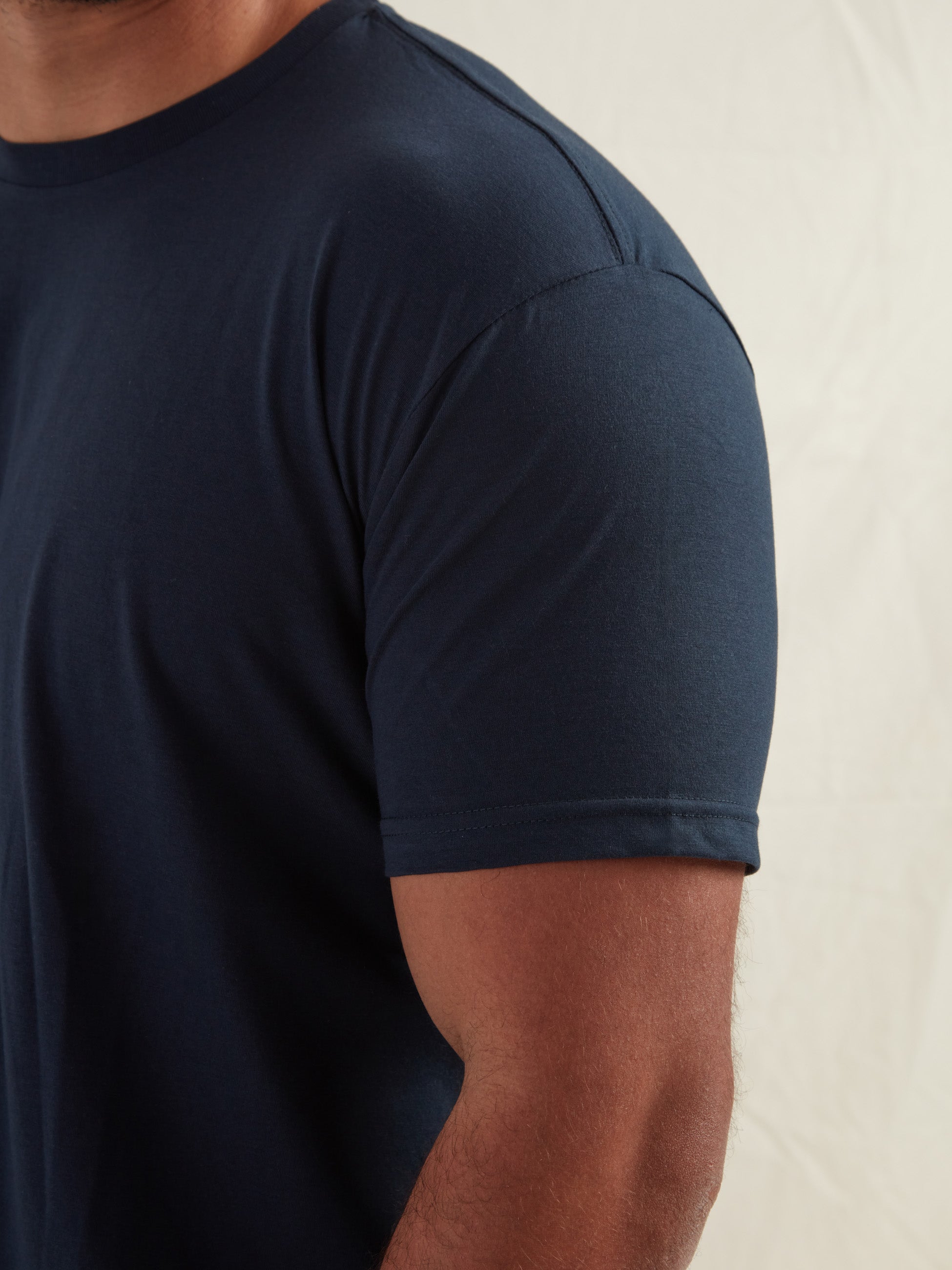 Load image into Gallery viewer, Tall Navy Crew Neck T-Shirt
