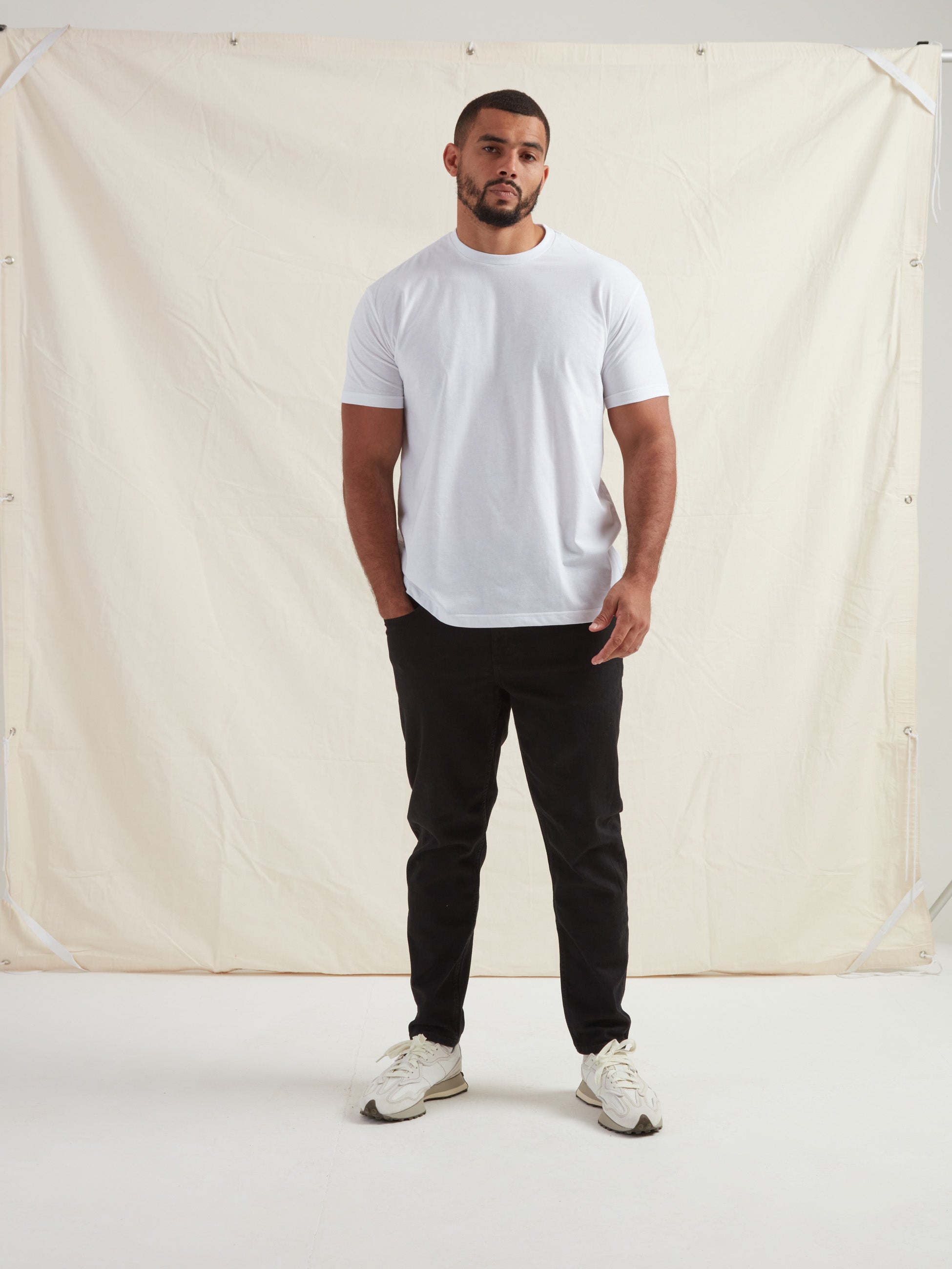 Load image into Gallery viewer, Tall White Crew Neck T-Shirt
