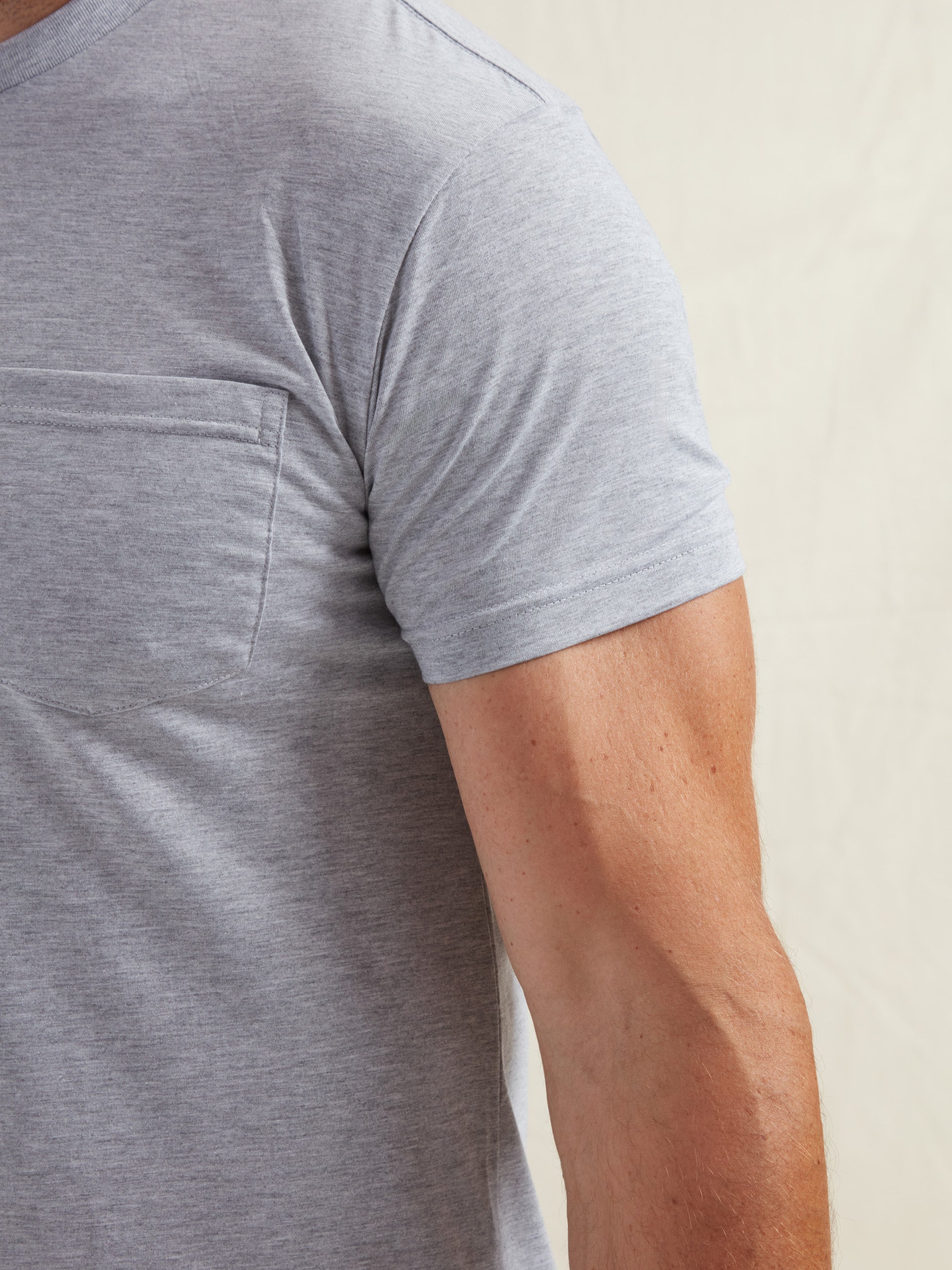 Load image into Gallery viewer, Heather Grey Pocket Crew Neck T-Shirt
