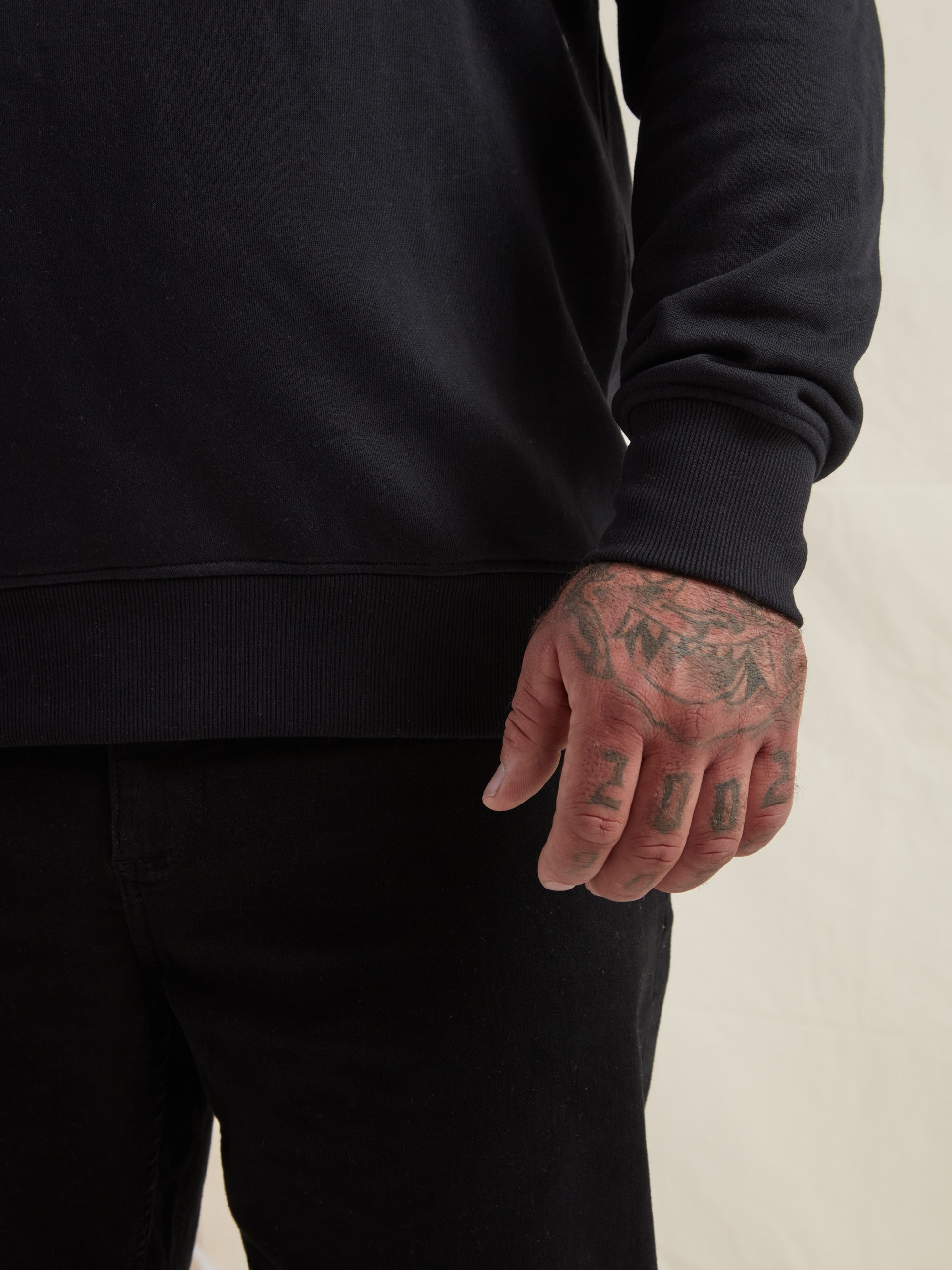 Load image into Gallery viewer, Black Sweatshirt
